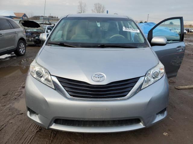 Photo 5 from auction – 2013 TOYOTA SIENNA LE with VIN 5TDKK3DC8DS332747