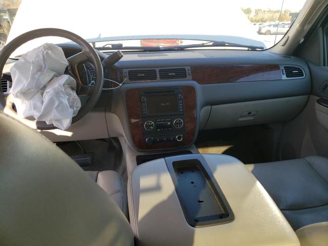 Photo 8 from auction – 2010 CHEVROLET AVALANCHE with VIN 3GNVKGE05AG284344