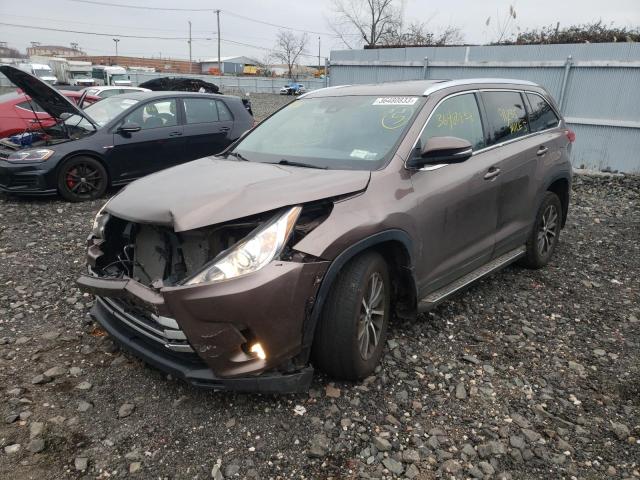 TOYOTA HIGHLANDER 2019 with VIN 5TDJZRFH8KS917618 - Photo from auction