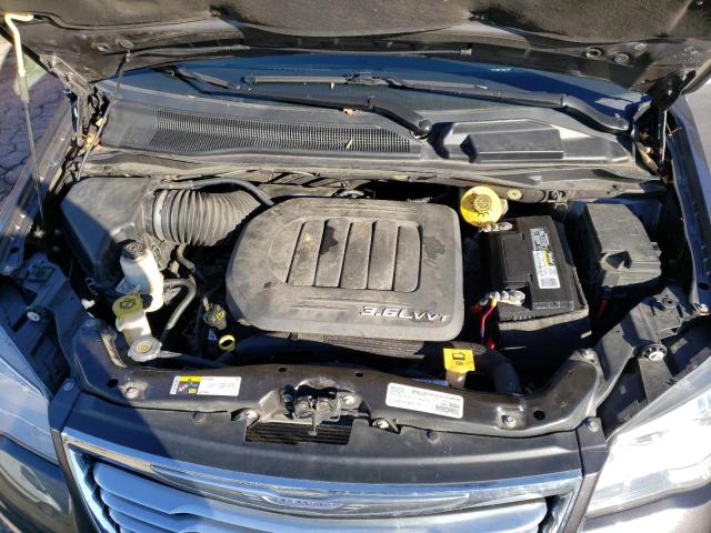 Photo 11 from auction – 2016 CHRYSLER TOWN & COU with VIN 2C4RC1BG0GR267539