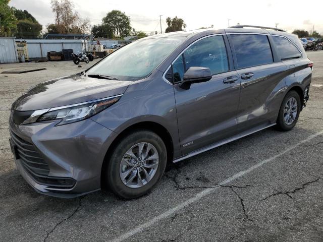TOYOTA SIENNA LE 2021 with VIN 5TDBRKEC6MS012444 - Photo from auction