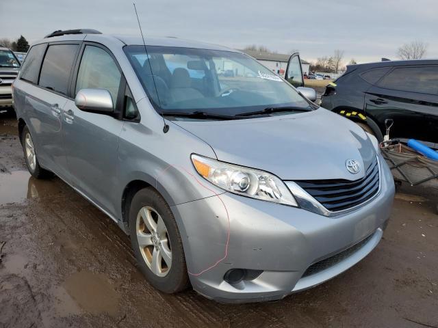 Photo 4 from auction – 2013 TOYOTA SIENNA LE with VIN 5TDKK3DC8DS332747