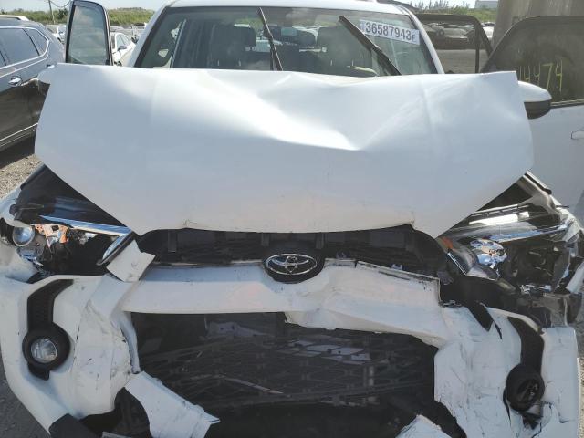 Photo 12 from auction – 2018 TOYOTA 4RUNNER SR with VIN JTEZU5JR8J5175229