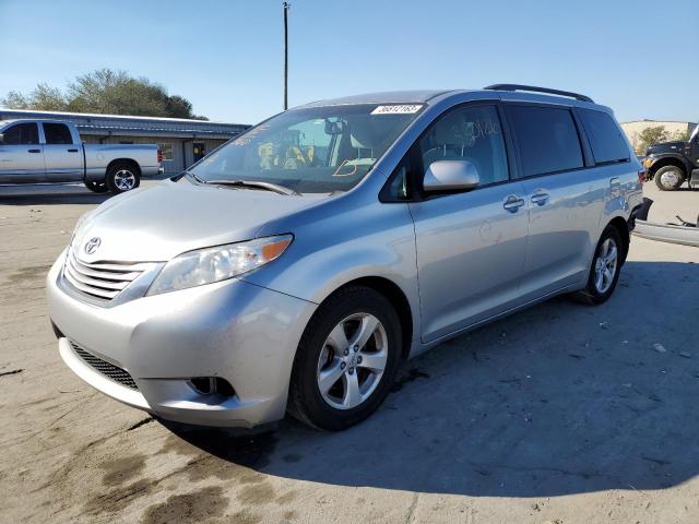 TOYOTA SIENNA LE 2017 with VIN 5TDKZ3DC1HS769488 - Photo from auction