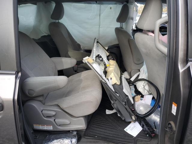 Photo 11 from auction – 2017 TOYOTA SIENNA with VIN 5TDZZ3DC9HS769172