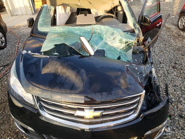 Photo 11 from auction – 2017 CHEVROLET TRAVERSE L with VIN 1GNKRGKD3HJ174696