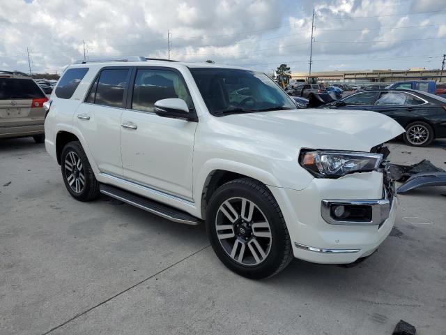 Photo 4 from auction – 2017 TOYOTA 4RUNNER SR with VIN JTEZU5JR6H5164868
