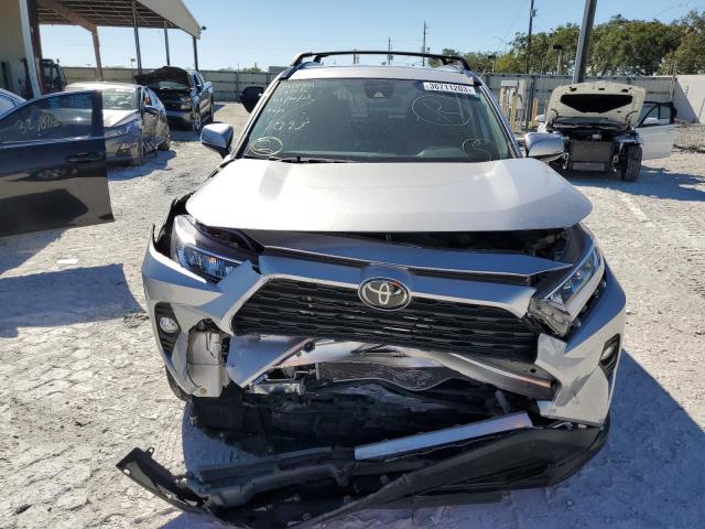 Photo 5 from auction – 2020 TOYOTA RAV4 XLE with VIN 2T3W1RFV4LC061092