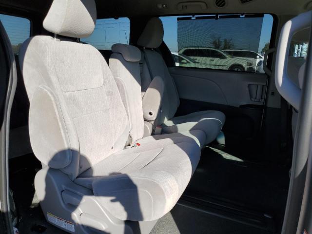 Photo 11 from auction – 2017 TOYOTA SIENNA LE with VIN 5TDKZ3DC1HS769488