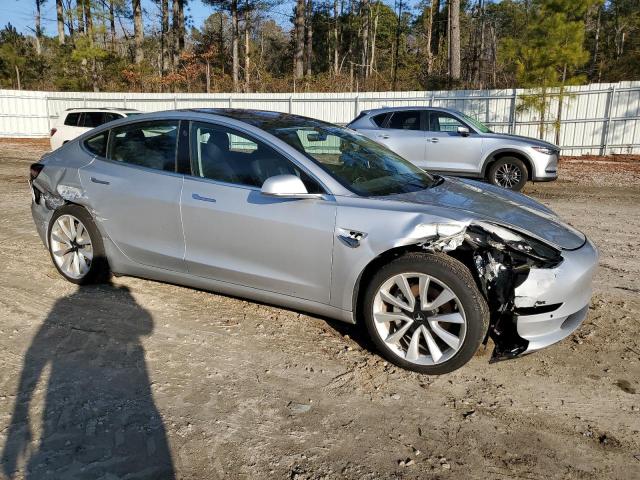 Photo 4 from auction – 2018 TESLA MODEL 3 with VIN 5YJ3E1EAXJF017851
