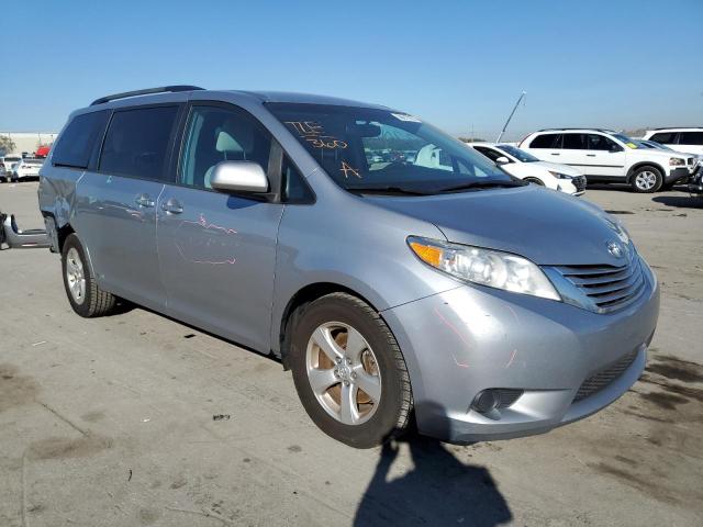 Photo 4 from auction – 2017 TOYOTA SIENNA LE with VIN 5TDKZ3DC1HS769488