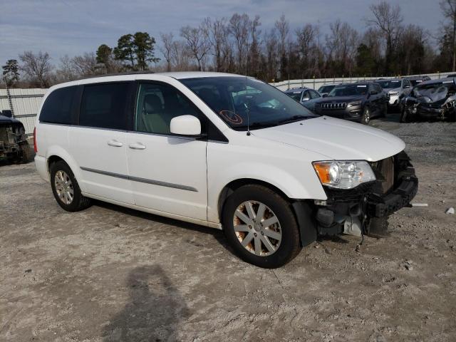 Photo 4 from auction – 2016 CHRYSLER TOWN & COU with VIN 2C4RC1BG2GR281054