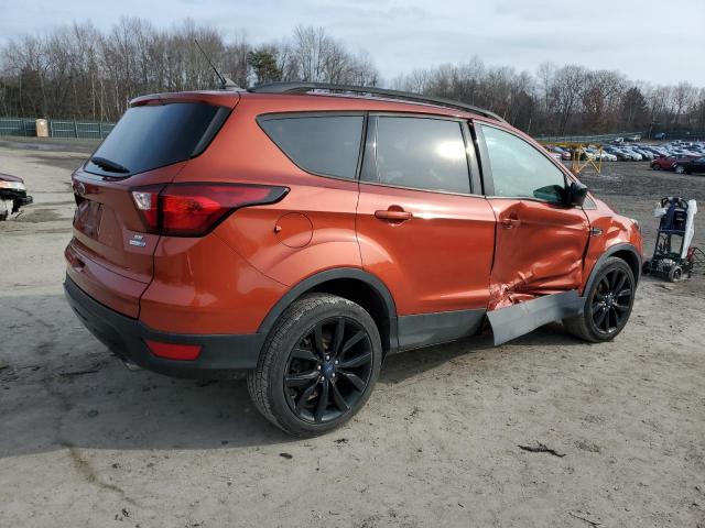 Photo 3 from auction – 2019 FORD ESCAPE SE with VIN 1FMCU9GD8KUA07705