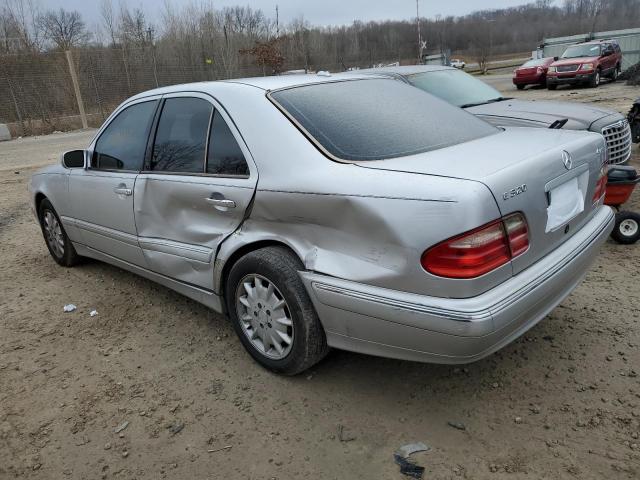 Photo 2 from auction – 2002 MERCEDES-BENZ E 320 4MAT with VIN WDBJF82J62X066407