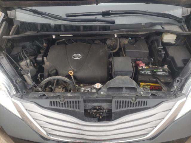 Photo 12 from auction – 2017 TOYOTA SIENNA XLE with VIN 5TDYZ3DC4HS893040