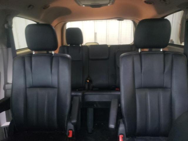 Photo 10 from auction – 2016 CHRYSLER TOWN & COU with VIN 2C4RC1BG4GR294274