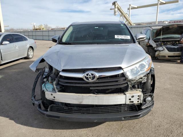 Photo 5 from auction – 2015 TOYOTA HIGHLANDER with VIN 5TDJKRFH3FS112961