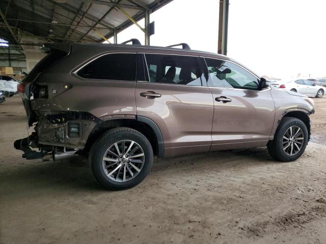 Photo 3 from auction – 2017 TOYOTA HIGHLANDER with VIN 5TDKZRFH1HS199651