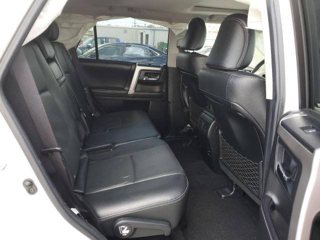 Photo 11 from auction – 2017 TOYOTA 4RUNNER SR with VIN JTEZU5JR6H5164868