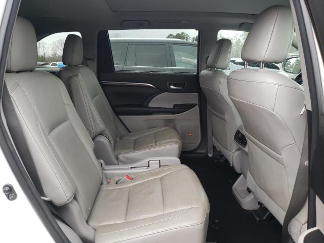 Photo 11 from auction – 2016 TOYOTA HIGHLANDER with VIN 5TDYKRFH8GS157779