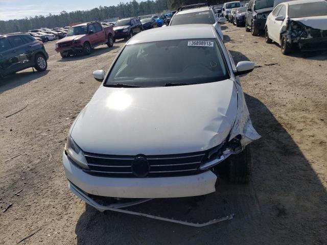 Photo 5 from auction – 2017 VOLKSWAGEN JETTA S with VIN 3VW2B7AJ4HM277209