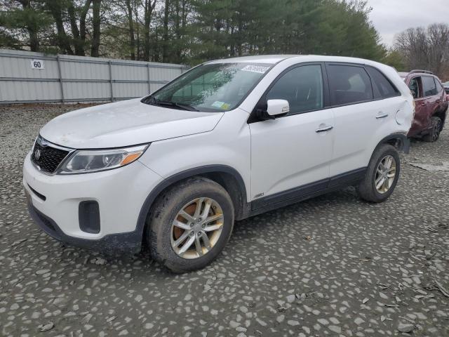 KIA SORENTO LX 2015 with VIN 5XYKTCA67FG604880 - Photo from auction