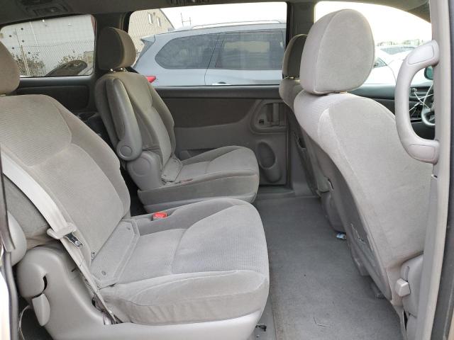 Photo 10 from auction – 2004 TOYOTA SIENNA CE with VIN 5TDZA23C14S208994