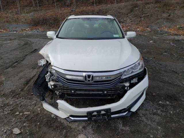 Photo 5 from auction – 2017 HONDA ACCORD with VIN 1HGCR2F75HA021162