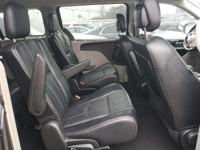 Photo 11 from auction – 2015 CHRYSLER TOWN & COU with VIN 2C4RC1BG2FR609961