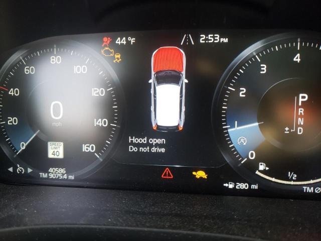 Photo 9 from auction – 2018 VOLVO XC60 T5 with VIN LYV102RK4JB114236