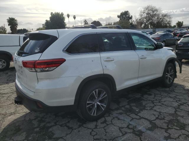 Photo 3 from auction – 2019 TOYOTA HIGHLANDER with VIN 5TDZZRFH0KS332924