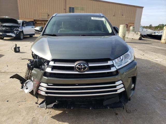 Photo 5 from auction – 2018 TOYOTA HIGHLANDER with VIN 5TDKZRFH1JS260079
