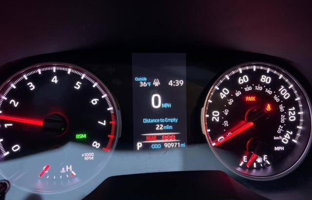Photo 8 from auction – 2019 TOYOTA RAV4 XLE with VIN JTMP1RFV4KD005569