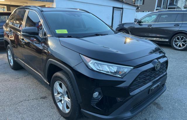 TOYOTA RAV4 XLE 2019 with VIN JTMP1RFV4KD005569 - Photo from auction
