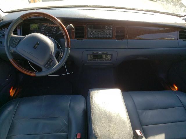 Photo 8 from auction – 2002 LINCOLN TOWN CAR S with VIN 1LNHM82W02Y648946