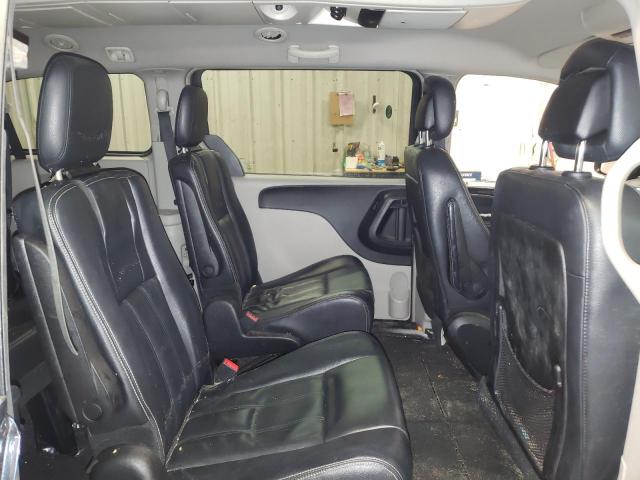 Photo 11 from auction – 2013 CHRYSLER TOWN & COU with VIN 2C4RC1BG3DR657904