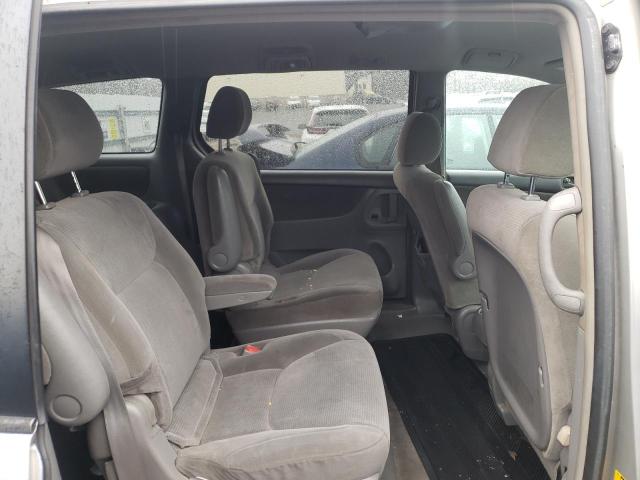 Photo 11 from auction – 2004 TOYOTA SIENNA CE with VIN 5TDZA23C84S132528