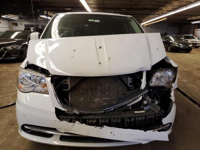Photo 5 from auction – 2014 CHRYSLER TOWN & COU with VIN 2C4RC1BG7ER441975