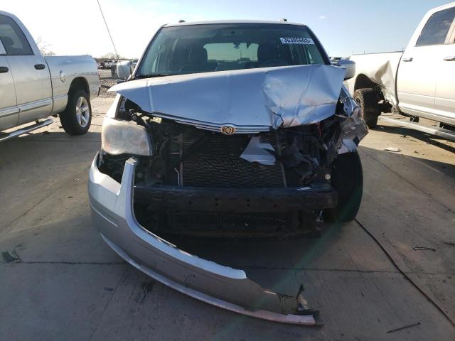 Photo 5 from auction – 2010 CHRYSLER TOWN & COU with VIN 2A4RR5D16AR232584