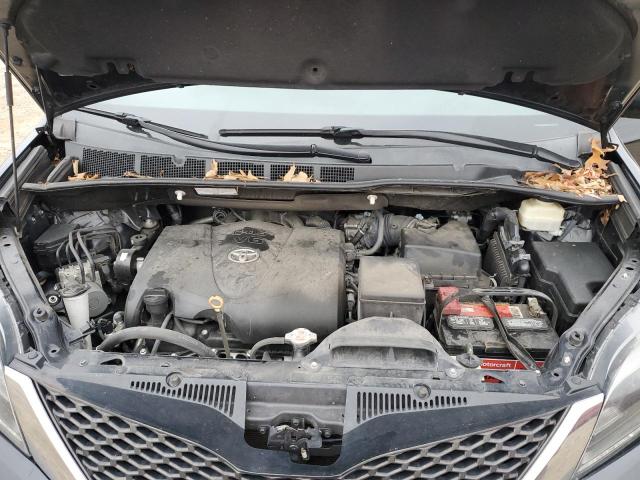 Photo 12 from auction – 2017 TOYOTA SIENNA SE with VIN 5TDXZ3DC3HS857402
