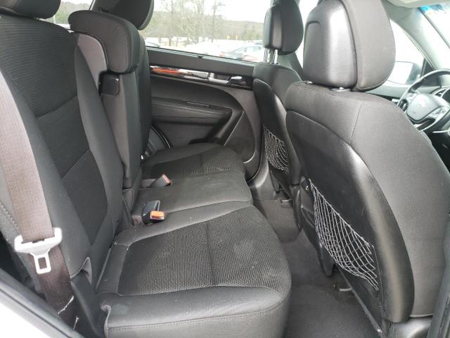 Photo 11 from auction – 2015 KIA SORENTO LX with VIN 5XYKT4A63FG583239