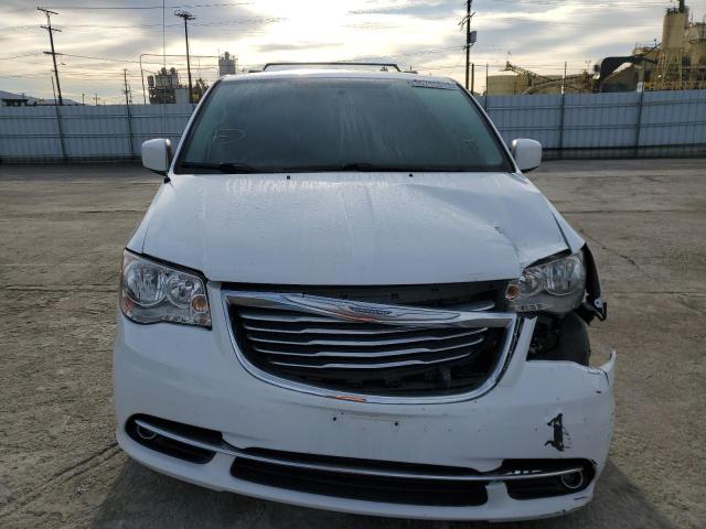 Photo 5 from auction – 2016 CHRYSLER TOWN & COU with VIN 2C4RC1BG4GR299104