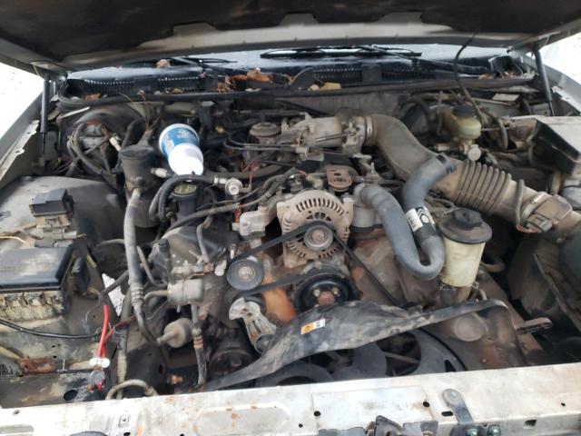 Photo 11 from auction – 2001 MERCURY GRAND MARQ with VIN 2MEFM75W11X688659