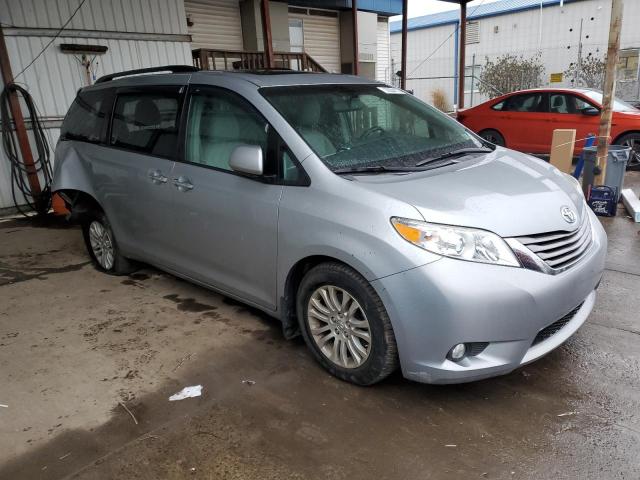 Photo 4 from auction – 2016 TOYOTA SIENNA XLE with VIN 5TDYK3DC1GS736083