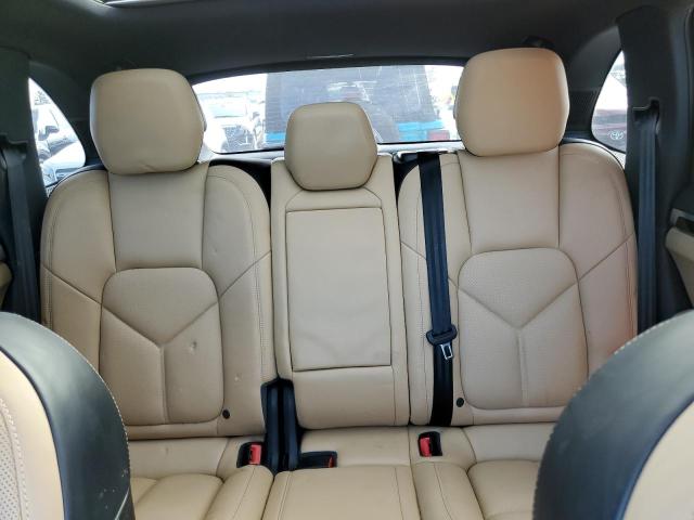Photo 10 from auction – 2017 PORSCHE CAYENNE S with VIN WP1AB2A22HLA52099