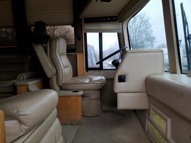 Photo 5 from auction – 2000 PREVOST BUS with VIN 2PCM33494X1026778