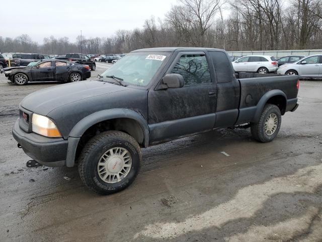 GMC SONOMA 2001 with VIN 1GTCT19W418151640 - Photo from auction