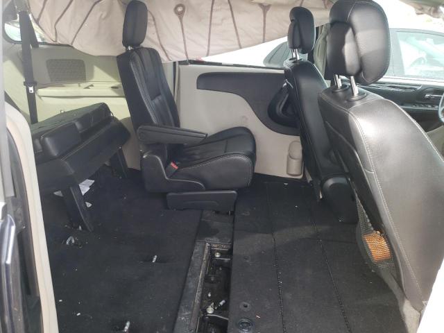 Photo 11 from auction – 2013 CHRYSLER TOWN & COU with VIN 2C4RC1BG5DR721537