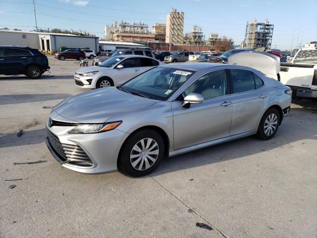 TOYOTA CAMRY LE 2022 with VIN 4T1C31AK5NU577953 - Photo from auction