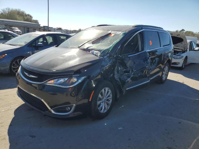 CHRYSLER PACIFICA T 2017 with VIN 2C4RC1BG5HR703092 - Photo from auction